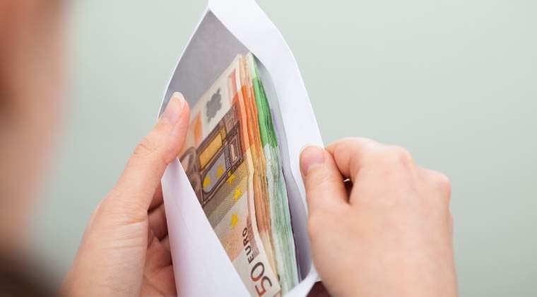 Polițistul susținea că are influență asupra unor angajați din cadrul Secției Înregistrarea Transportului și Calificarea Conducătorilor Auto filiala Bălți.