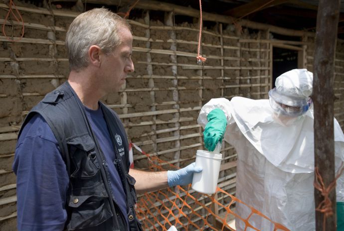 Din totalul de 6.574 de bolnavi de Ebola în cinci ţări din Africa de Vest, 3.093 şi-au pierdut viaţa, a precizat OMS.