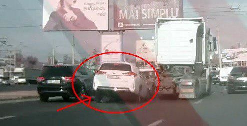 Погоня за виновником ДТП на улице Петрикань попала на видео.