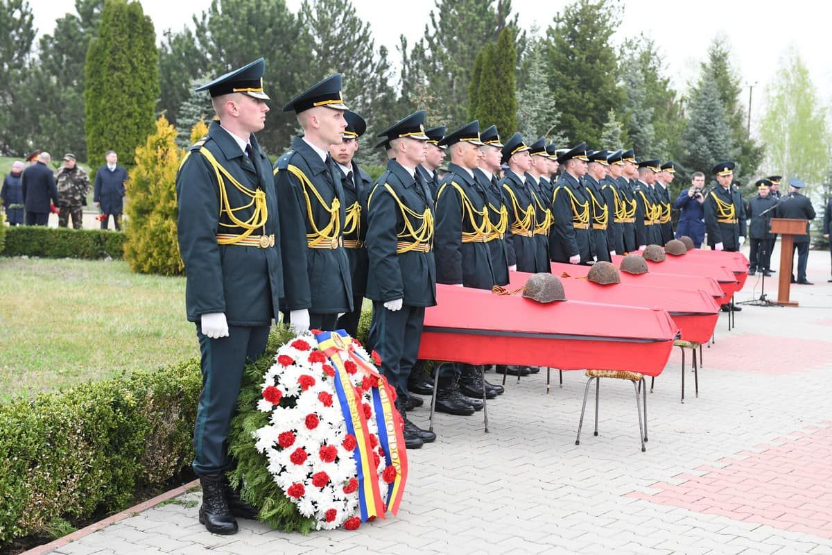 В Молдове перезахоронили останки 35 солдат Великой Отечественной войны.