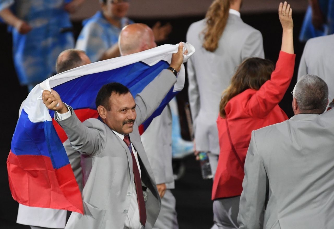 Cпортсмен из Белоруссии вынес на открытии Паралимпиады в Рио-де-Жанейро российский флаг.