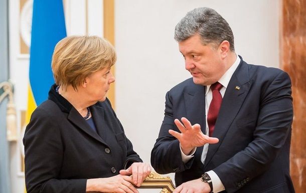 Порошенко обсудил с Меркель ситуацию в Азовском море.