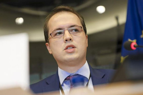 Andi Cristea a spus că Moldova riscă să rămână fără bani, iar ceea ce se întâmplă la Chişinău sunt considerate drept jocuri periculoase.
