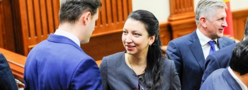 Вероника Херца, избранная депутатом парламента по спискам Либеральной партии, отказывается от должности депутата.