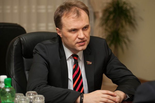 Шевчук давно пытается бороться со сделками через оффшоры.