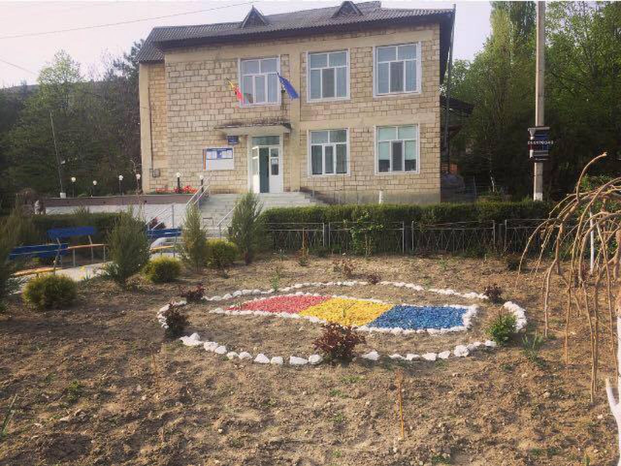 Primărița ameninţată cu moartea: Un glonte în cap și aruncată în fântână. Foto: unimedia