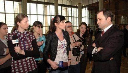 Potrivit astrologiei, Vlad Filat şi-a găsit marea dragoste şi este fericit.