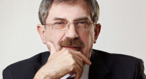 Talmaci este învinuit că ar face parte dintr-un un grup criminal organizat constituit din persoane identificate şi neidentificate care a sustras bani de pe conturile Agroindbank şi Moldinconbank ale Biroului Naţional al Asiguratorilor de Autovehicule.