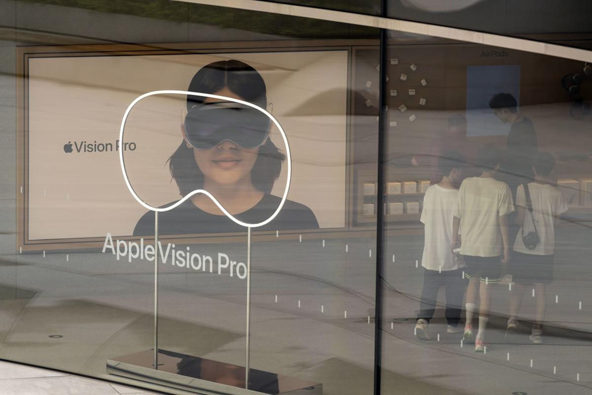 Apple va lansa trei dispozitive bazate pe inteligență artificială.