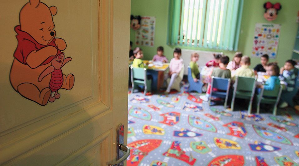 Peste 100 de grădiniţe din cele 145 din Capitală au fost deja conectate la căldură.