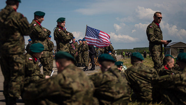 Newsweek сравнил уровень военного присутствия США и России в мире. Фото: AFP