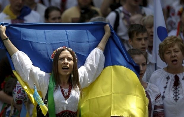 В этом году День достоинства и свободы отмечается под лозунгом: «Свободные творят будущее!».