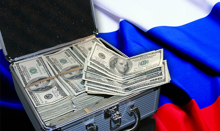 Россия сократит зависимость своей экономики от доллара в ответ на новые санкции США.