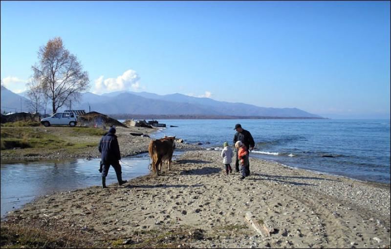 Lacul Baikal deține o cincime din apa dulce la nivel mondial. 