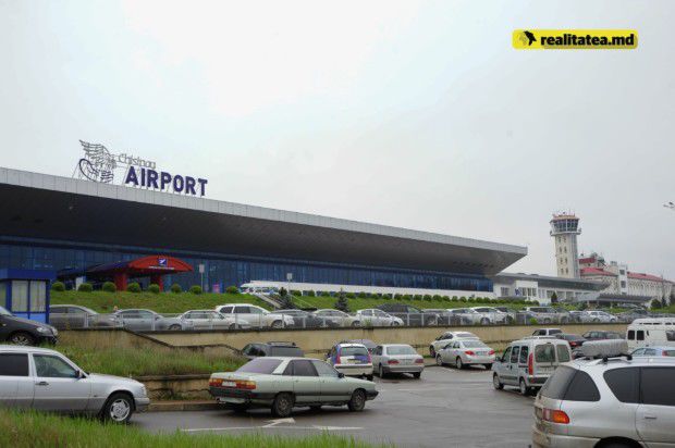 Un alt militar rus a fost reținut pe aeroportul din capitală.