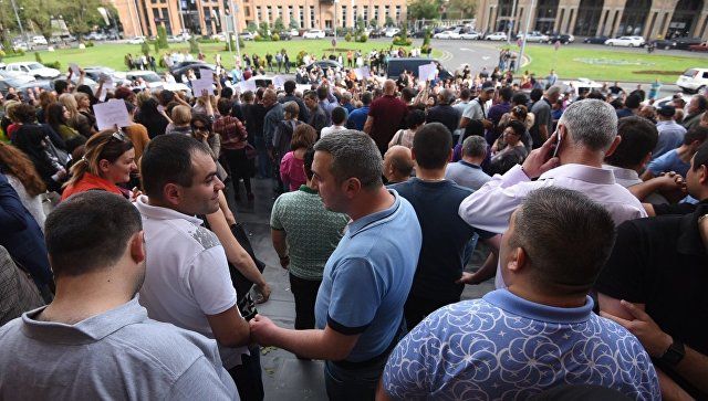 В Ереване завершилась акция протеста с требованием отставки мэра.