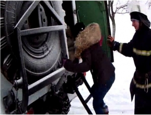 Aproape 20 de unități de transport au avut nevoie de ajutorul salvatorilor pentru a ieși din nămeți, în această noapte.