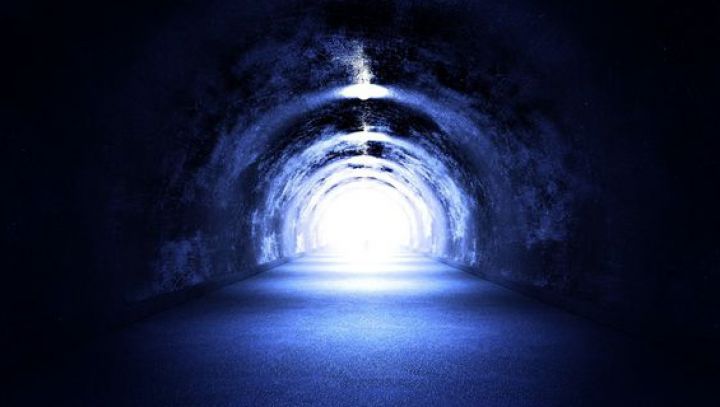 Tunelul de lumină dintre viață și moarte este aproape imposibil de explicat.