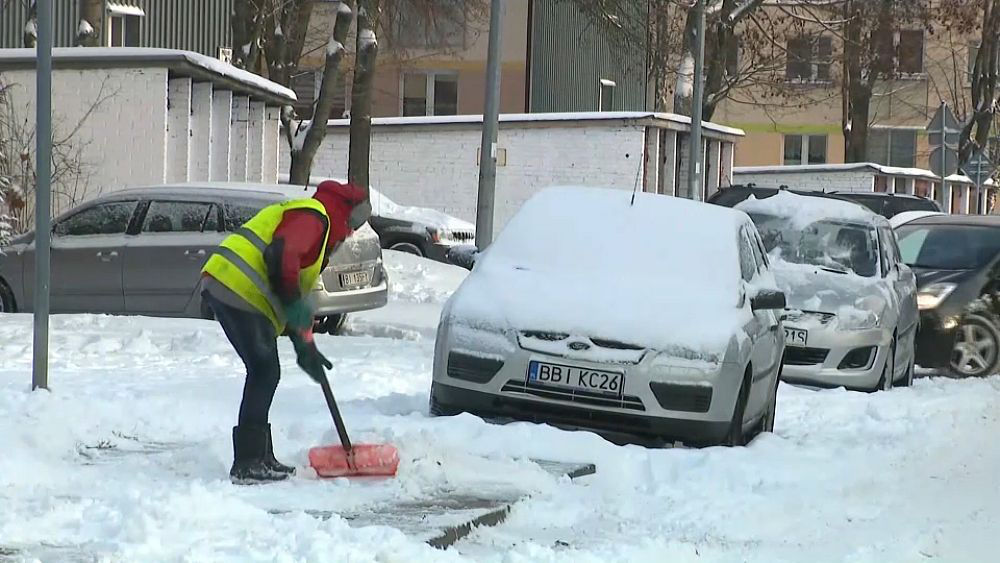 Европу охватила непогода: на севере метели, на юге наводнения.