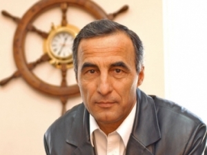 Acestea sunt suspectate că în perioada în care dețineau funcțiile de viceministru nu au inclus în declarații veniturile obținute în cadrul unor societăți comerciale.
