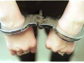 Poliția a reținut cinci dealeri care vindeau droguri în penitenciare. Foto: specialarad.ro