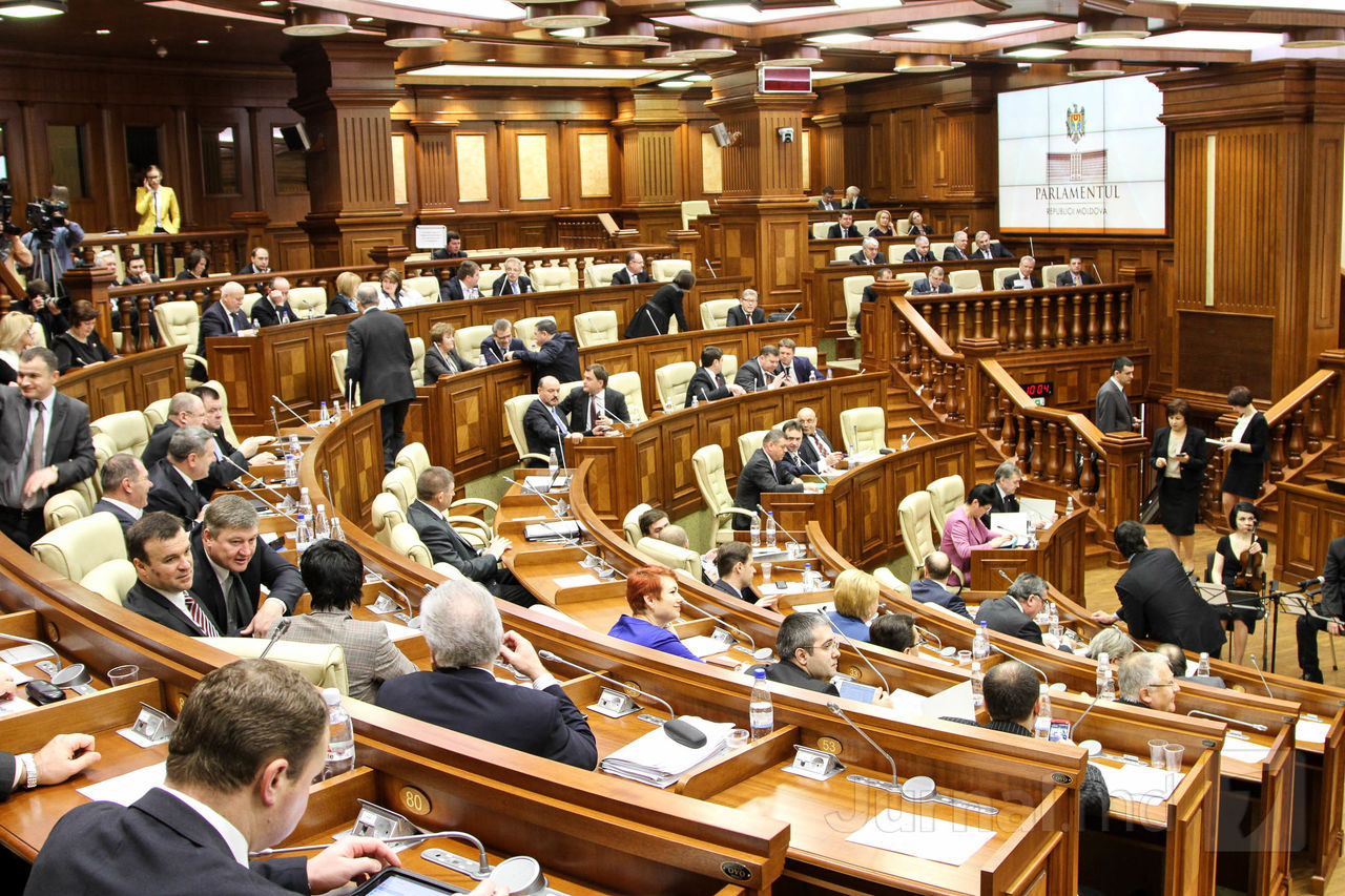 Oficial. 6 deputați PLDM au trecut la tabăra PDM: Foto:ajm.md
