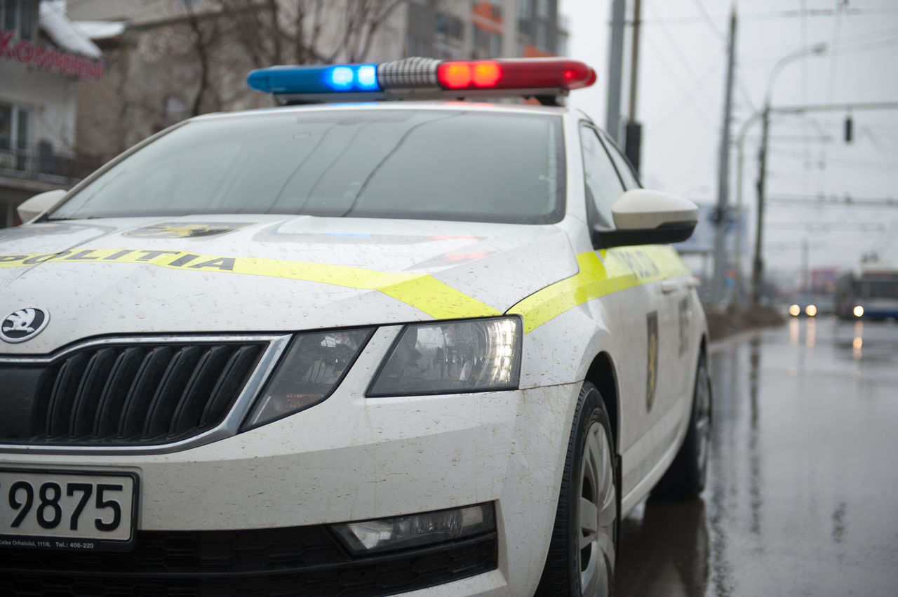 Служба InfoTrafic призывает водителей адаптировать скорость движения согласно предписаниям ПДД.