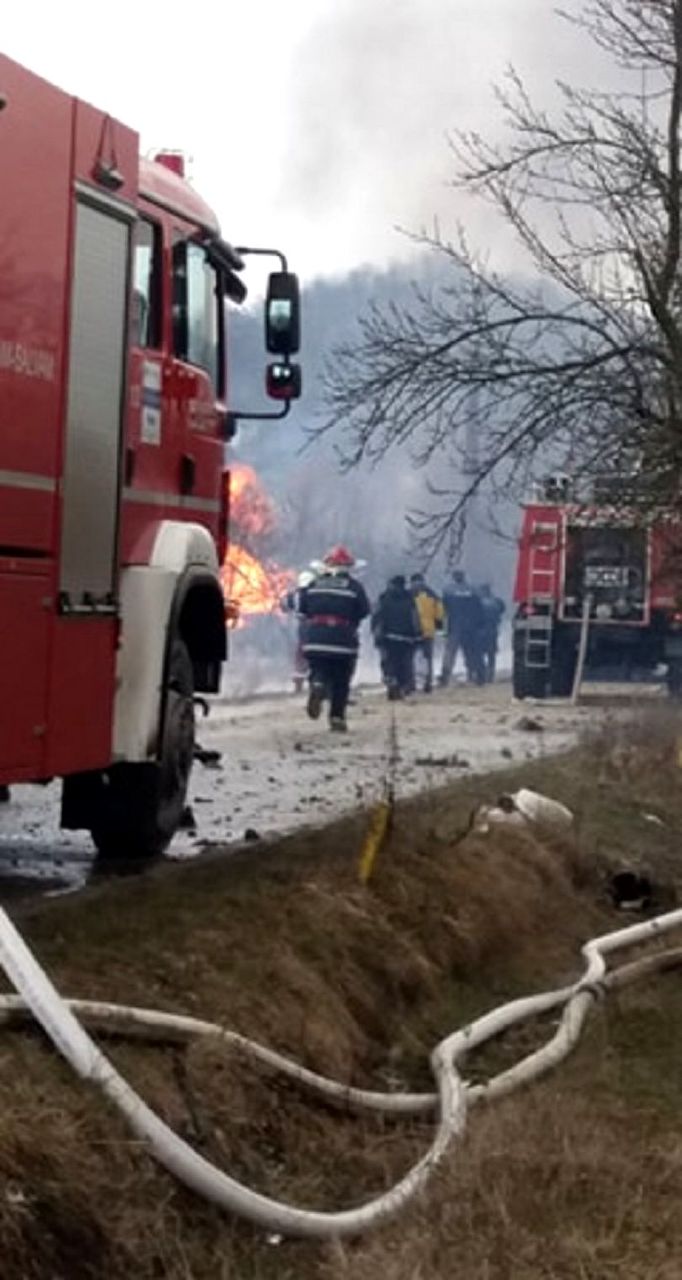 В Румынии из-за прорыва газового трубопровода возник сильный пожар.