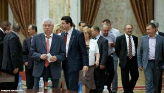 Коммунисты выразили недовольство представлением проекта о национализации и приватизации публичной собственности. Фото: trm.md