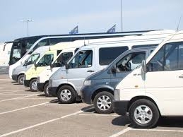 Oamenii spun ca au ramas fara nicio legatura cu centrul capitalei, iar ca sa ajunga la o zona din care au acces la transportul public, ei sunt nevoiti sa mearga cateva cartiere pe jos.