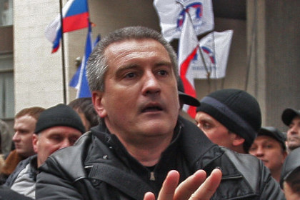 Аксенов заявил, что все командиры должны выполнять только его указы.