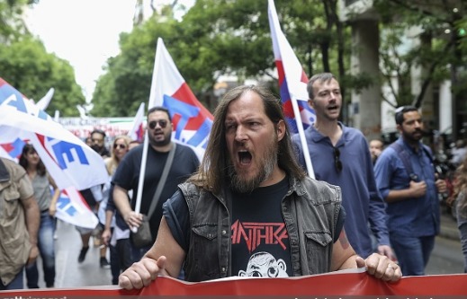 La începutul lunii, guvernul elen a acceptat să continue tăierile bugetare pentru a pune capăt unei blocade în negocierile cu creditorii internaţionali.