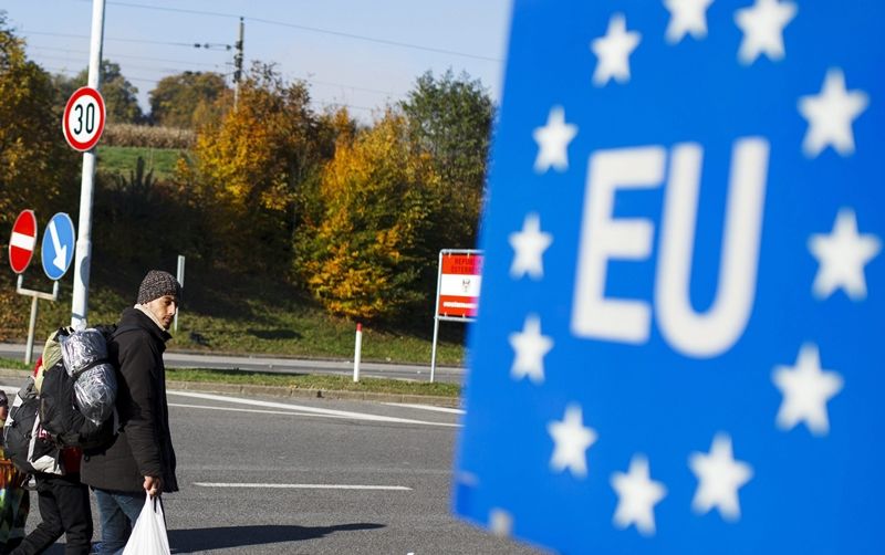 В Европарламенте хотят возобновить переговоры о пограничном контроле в Шенгене.