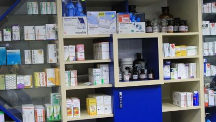 Iar în Moldova, fiecare al doilea medic prescrie mai multe medicamente decât sunt necesare