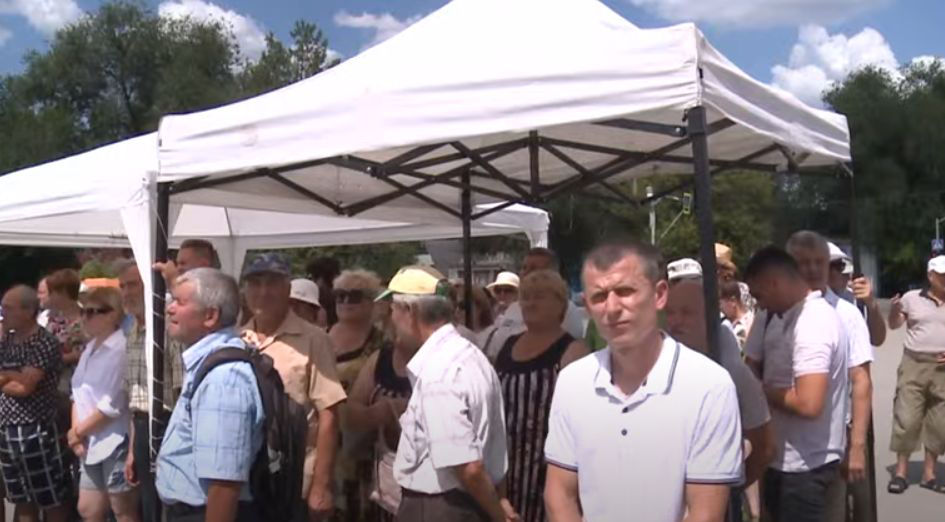 В Чадыр-Лунге проходит акция протеста против роста цен.