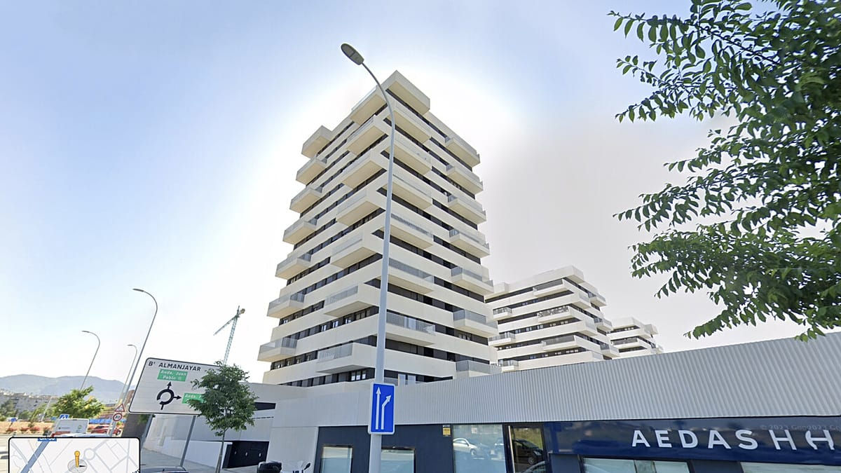 Clădirile-zebră: Epidemia arhitecturală controversată transformă orașele spaniole.