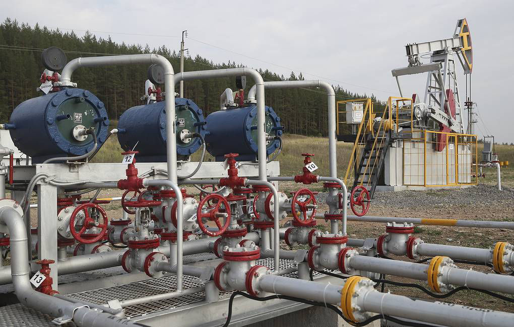 КНР обсуждает с РФ покупку дополнительных объемов нефти.