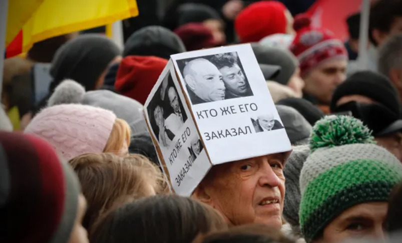 Путин: Заказчики и исполнители убийств Немцова и Старовойтовой найдены.