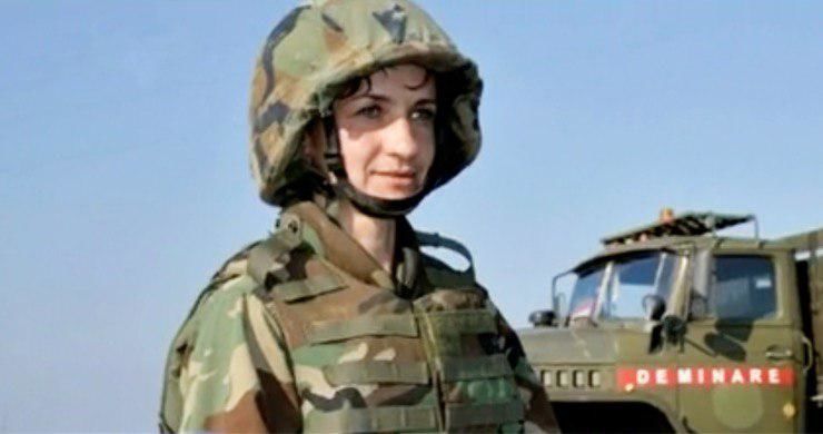 Единственная в Молдове женщина-сапер рассказала о своей работе.