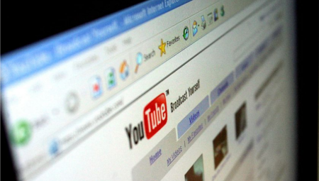 Список текущих прямых трансляций YouTube доступен на сайте www.youtube.com/live. 