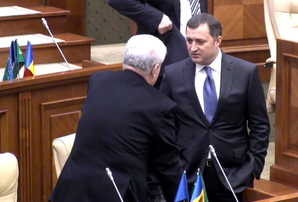 Comunistii au declarat ca vor participa la alegerea conducerii parlamentului, daca PD si PLDM nu vor gasi numitor comun cu PL.