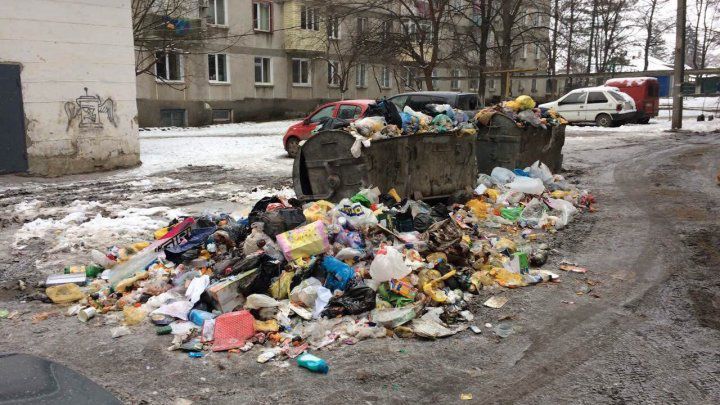  Местные жители отказываются платить за вывоз отходов. 
