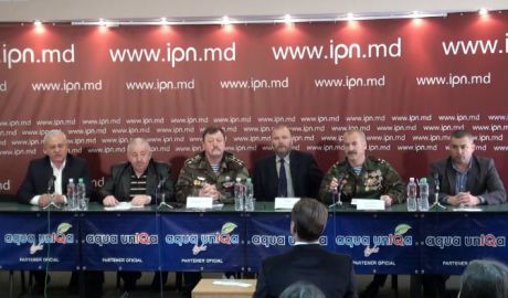 Члены платформы «Достоинство и Правда» и Совета Великого национального собрания.