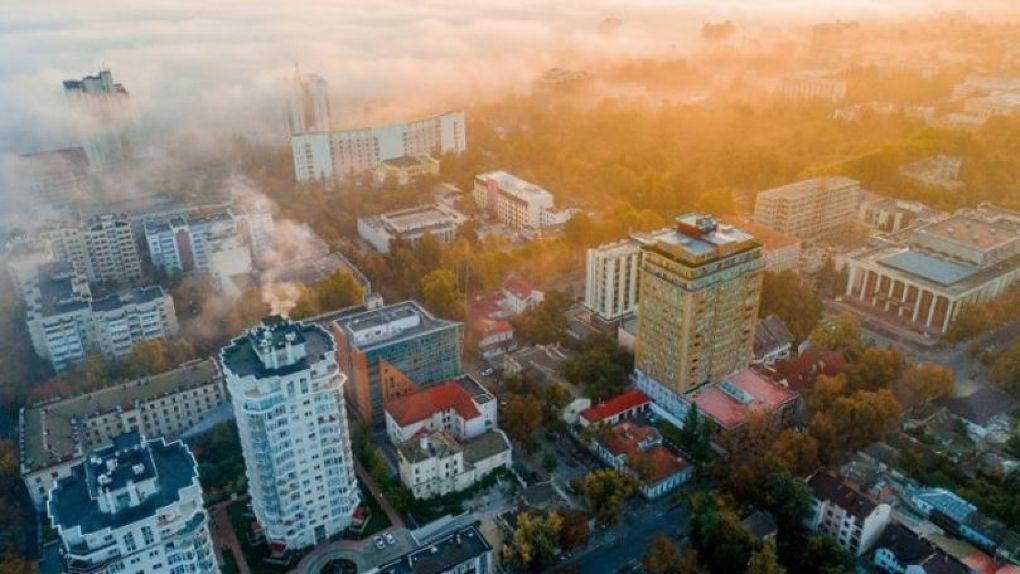 В столице загрязнен воздух: концентрация вредных веществ превышена.