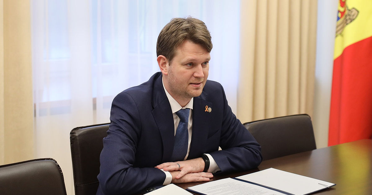 Gavriliță, despre plafonarea salariilor șefilor: Va fi, mai degrabă, un gest simbolic.