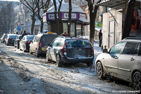 Dorin Chirtoacă a mai spus că parcarea neregulamentară îngreunează circulația rutieră în capitală.