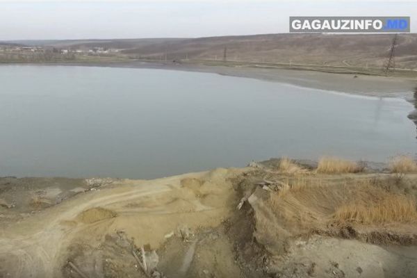 На место происшествия сразу же выехала оперативная группа и саперы. 