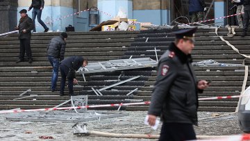 54-летний Тошпулод Назаров скончался сразу на месте взрыва, его соотечественник 42-летний Рахмонали Гозиев получил тяжелые осколочные ранения, был госпитализирован в реанимационное отделение одной из городских клиник и скончался в ночь на 31 декабря.