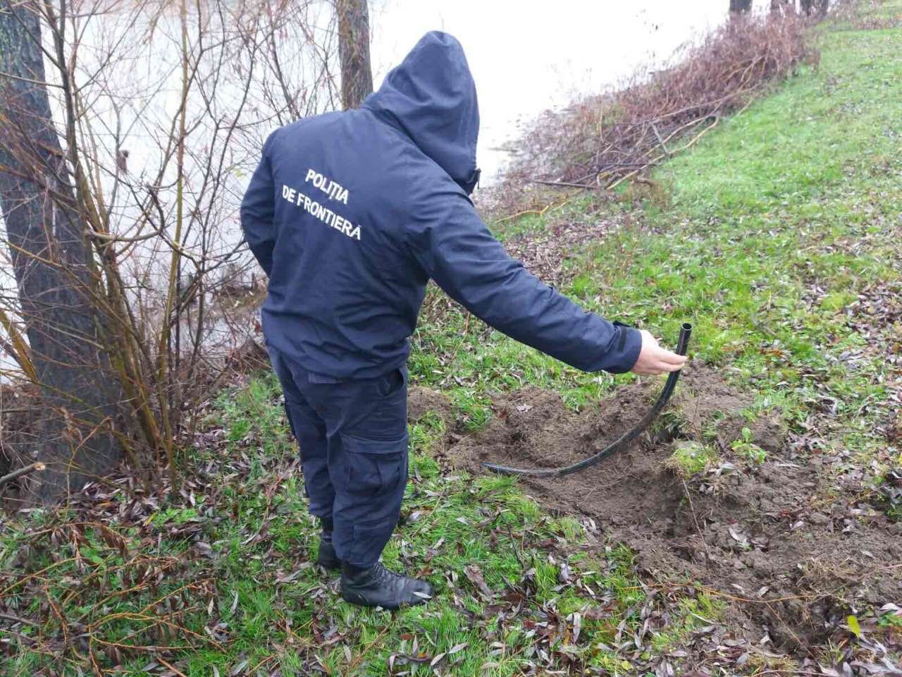 Conductă pentru transportarea alcoolului, depistată în Nistru