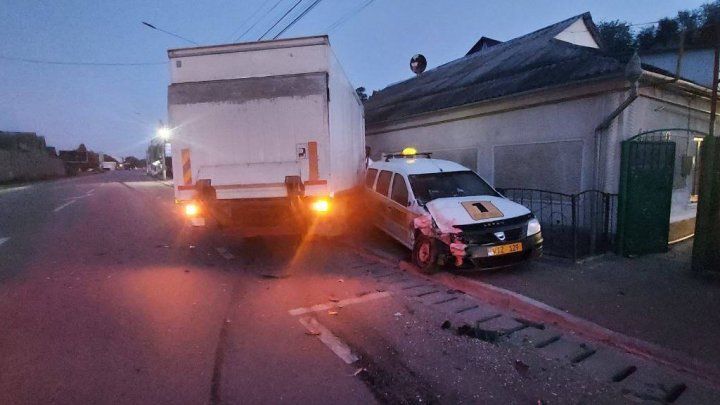 В Калараше водитель грузовика попал в ДТП, пытаясь объехать кошку.